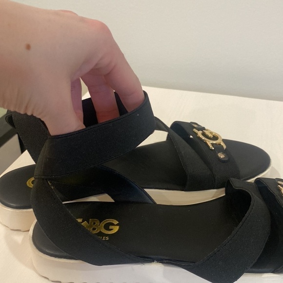 GBG L.A. Black Sandal with Small Platform - Picture 8 of 11